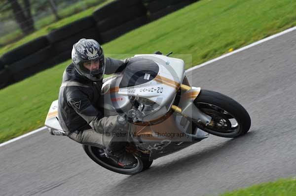 Motorcycle action photographs;Trackday digital images;cadwell;cadwell park photographs;event digital images;eventdigitalimages;motor racing louth lincolnshire;no limits trackdays;peter wileman photography;trackday;trackday photos