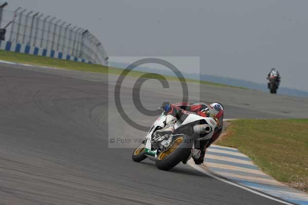 Motorcycle action photographs;Trackday digital images;donington;donington park leicestershire;donington photographs;event digital images;eventdigitalimages;no limits trackday;peter wileman photography;trackday;trackday photos