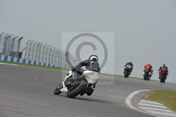 Motorcycle action photographs;Trackday digital images;donington;donington park leicestershire;donington photographs;event digital images;eventdigitalimages;no limits trackday;peter wileman photography;trackday;trackday photos