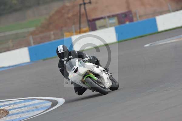 Motorcycle action photographs;Trackday digital images;donington;donington park leicestershire;donington photographs;event digital images;eventdigitalimages;no limits trackday;peter wileman photography;trackday;trackday photos