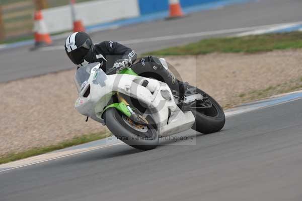 Motorcycle action photographs;Trackday digital images;donington;donington park leicestershire;donington photographs;event digital images;eventdigitalimages;no limits trackday;peter wileman photography;trackday;trackday photos