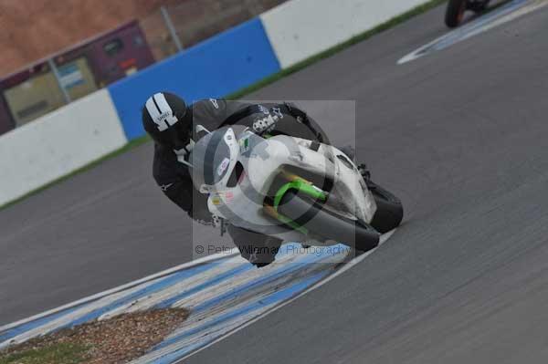 Motorcycle action photographs;Trackday digital images;donington;donington park leicestershire;donington photographs;event digital images;eventdigitalimages;no limits trackday;peter wileman photography;trackday;trackday photos