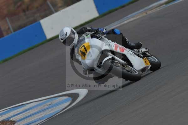 Motorcycle action photographs;Trackday digital images;donington;donington park leicestershire;donington photographs;event digital images;eventdigitalimages;no limits trackday;peter wileman photography;trackday;trackday photos