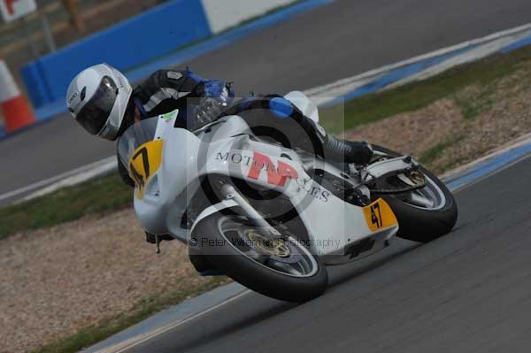 Motorcycle action photographs;Trackday digital images;donington;donington park leicestershire;donington photographs;event digital images;eventdigitalimages;no limits trackday;peter wileman photography;trackday;trackday photos