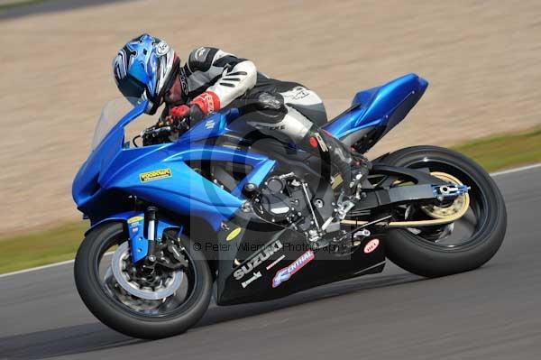 Motorcycle action photographs;Trackday digital images;donington;donington park leicestershire;donington photographs;event digital images;eventdigitalimages;no limits trackday;peter wileman photography;trackday;trackday photos