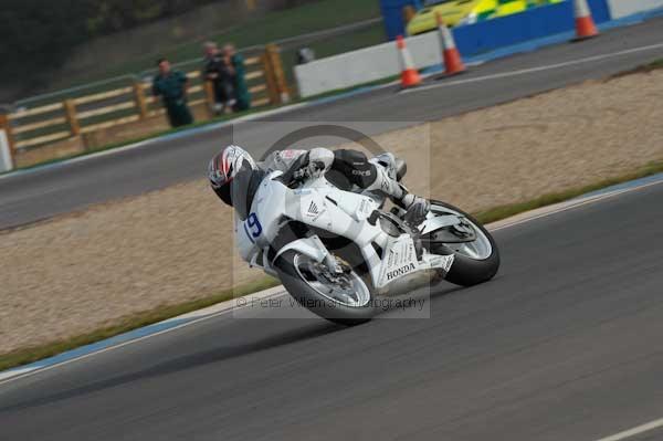 Motorcycle action photographs;Trackday digital images;donington;donington park leicestershire;donington photographs;event digital images;eventdigitalimages;no limits trackday;peter wileman photography;trackday;trackday photos