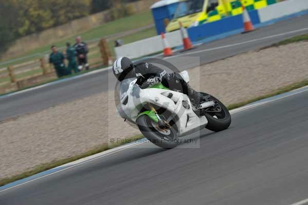 Motorcycle action photographs;Trackday digital images;donington;donington park leicestershire;donington photographs;event digital images;eventdigitalimages;no limits trackday;peter wileman photography;trackday;trackday photos