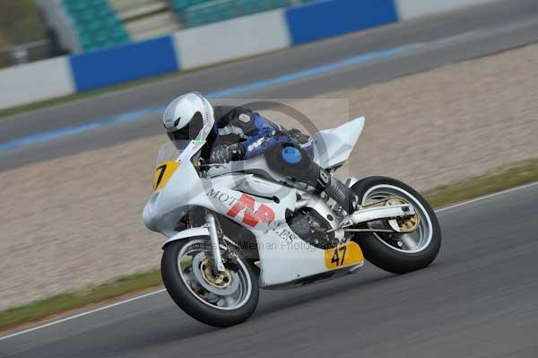 Motorcycle action photographs;Trackday digital images;donington;donington park leicestershire;donington photographs;event digital images;eventdigitalimages;no limits trackday;peter wileman photography;trackday;trackday photos