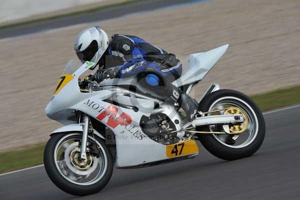 Motorcycle action photographs;Trackday digital images;donington;donington park leicestershire;donington photographs;event digital images;eventdigitalimages;no limits trackday;peter wileman photography;trackday;trackday photos