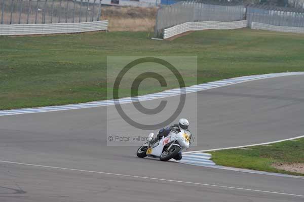 Motorcycle action photographs;Trackday digital images;donington;donington park leicestershire;donington photographs;event digital images;eventdigitalimages;no limits trackday;peter wileman photography;trackday;trackday photos