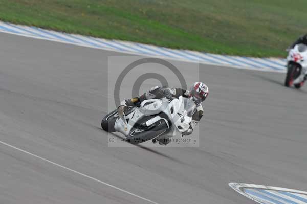 Motorcycle action photographs;Trackday digital images;donington;donington park leicestershire;donington photographs;event digital images;eventdigitalimages;no limits trackday;peter wileman photography;trackday;trackday photos