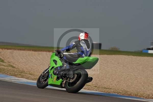 Motorcycle action photographs;Trackday digital images;donington;donington park leicestershire;donington photographs;event digital images;eventdigitalimages;no limits trackday;peter wileman photography;trackday;trackday photos