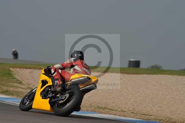 Motorcycle action photographs;Trackday digital images;donington;donington park leicestershire;donington photographs;event digital images;eventdigitalimages;no limits trackday;peter wileman photography;trackday;trackday photos