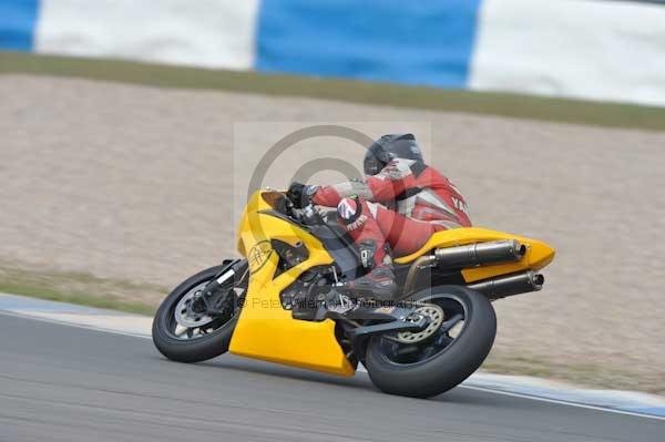 Motorcycle action photographs;Trackday digital images;donington;donington park leicestershire;donington photographs;event digital images;eventdigitalimages;no limits trackday;peter wileman photography;trackday;trackday photos