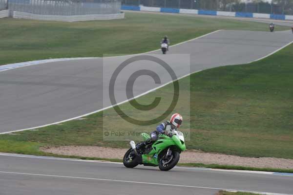 Motorcycle action photographs;Trackday digital images;donington;donington park leicestershire;donington photographs;event digital images;eventdigitalimages;no limits trackday;peter wileman photography;trackday;trackday photos