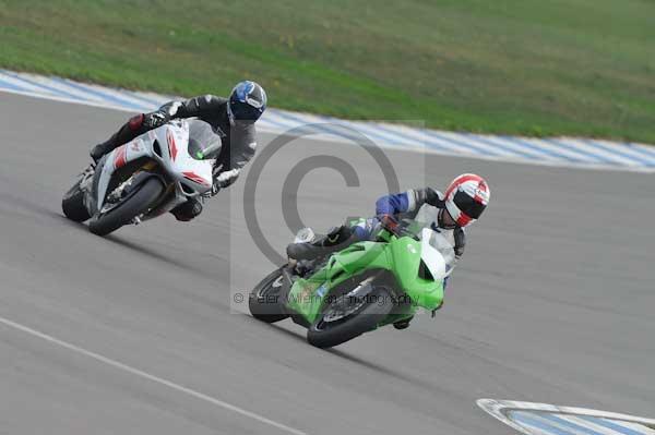 Motorcycle action photographs;Trackday digital images;donington;donington park leicestershire;donington photographs;event digital images;eventdigitalimages;no limits trackday;peter wileman photography;trackday;trackday photos