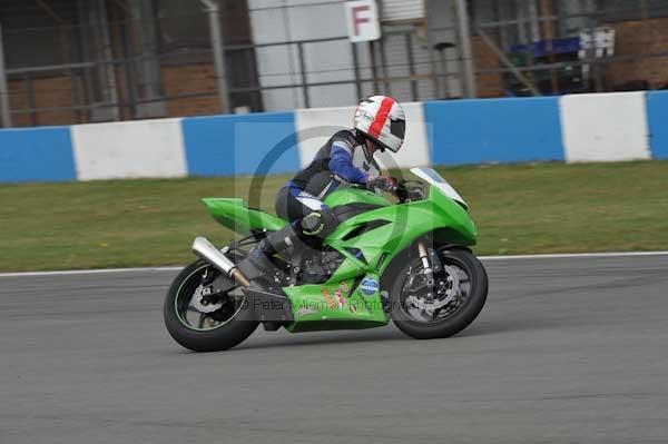 Motorcycle action photographs;Trackday digital images;donington;donington park leicestershire;donington photographs;event digital images;eventdigitalimages;no limits trackday;peter wileman photography;trackday;trackday photos