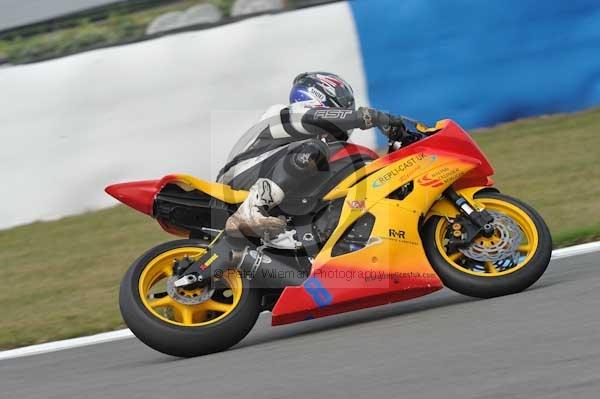 Motorcycle action photographs;Trackday digital images;donington;donington park leicestershire;donington photographs;event digital images;eventdigitalimages;no limits trackday;peter wileman photography;trackday;trackday photos