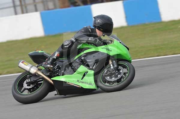 Motorcycle action photographs;Trackday digital images;donington;donington park leicestershire;donington photographs;event digital images;eventdigitalimages;no limits trackday;peter wileman photography;trackday;trackday photos