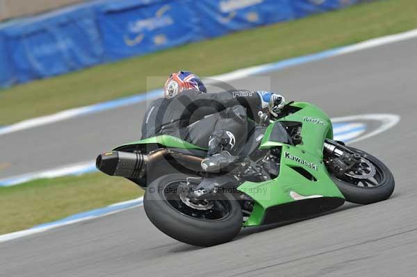 Motorcycle action photographs;Trackday digital images;donington;donington park leicestershire;donington photographs;event digital images;eventdigitalimages;no limits trackday;peter wileman photography;trackday;trackday photos