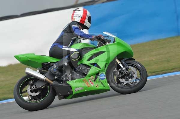 Motorcycle action photographs;Trackday digital images;donington;donington park leicestershire;donington photographs;event digital images;eventdigitalimages;no limits trackday;peter wileman photography;trackday;trackday photos