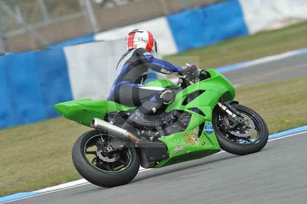 Motorcycle action photographs;Trackday digital images;donington;donington park leicestershire;donington photographs;event digital images;eventdigitalimages;no limits trackday;peter wileman photography;trackday;trackday photos