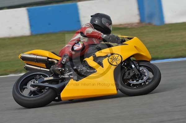 Motorcycle action photographs;Trackday digital images;donington;donington park leicestershire;donington photographs;event digital images;eventdigitalimages;no limits trackday;peter wileman photography;trackday;trackday photos