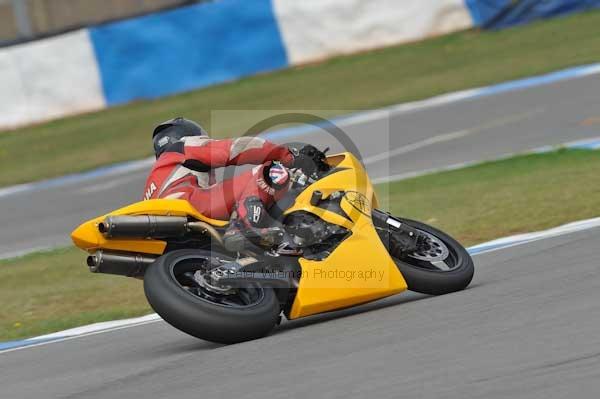 Motorcycle action photographs;Trackday digital images;donington;donington park leicestershire;donington photographs;event digital images;eventdigitalimages;no limits trackday;peter wileman photography;trackday;trackday photos