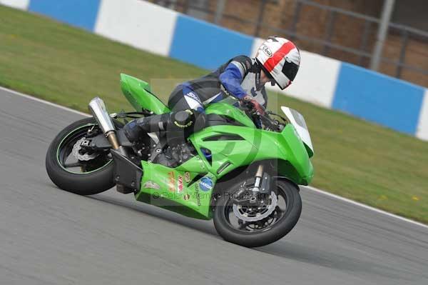 Motorcycle action photographs;Trackday digital images;donington;donington park leicestershire;donington photographs;event digital images;eventdigitalimages;no limits trackday;peter wileman photography;trackday;trackday photos