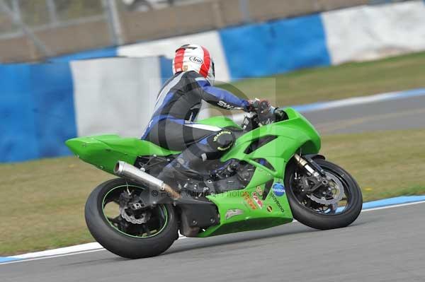 Motorcycle action photographs;Trackday digital images;donington;donington park leicestershire;donington photographs;event digital images;eventdigitalimages;no limits trackday;peter wileman photography;trackday;trackday photos