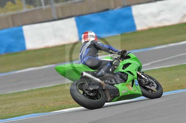 Motorcycle action photographs;Trackday digital images;donington;donington park leicestershire;donington photographs;event digital images;eventdigitalimages;no limits trackday;peter wileman photography;trackday;trackday photos