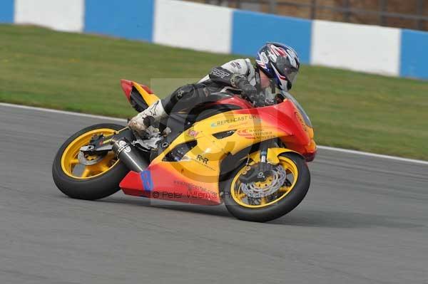 Motorcycle action photographs;Trackday digital images;donington;donington park leicestershire;donington photographs;event digital images;eventdigitalimages;no limits trackday;peter wileman photography;trackday;trackday photos