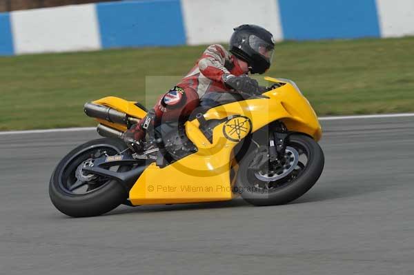 Motorcycle action photographs;Trackday digital images;donington;donington park leicestershire;donington photographs;event digital images;eventdigitalimages;no limits trackday;peter wileman photography;trackday;trackday photos