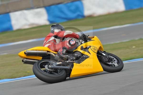 Motorcycle action photographs;Trackday digital images;donington;donington park leicestershire;donington photographs;event digital images;eventdigitalimages;no limits trackday;peter wileman photography;trackday;trackday photos