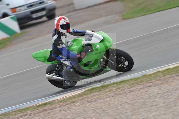 Motorcycle action photographs;Trackday digital images;donington;donington park leicestershire;donington photographs;event digital images;eventdigitalimages;no limits trackday;peter wileman photography;trackday;trackday photos