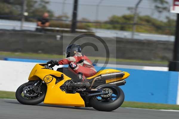 Motorcycle action photographs;Trackday digital images;donington;donington park leicestershire;donington photographs;event digital images;eventdigitalimages;no limits trackday;peter wileman photography;trackday;trackday photos