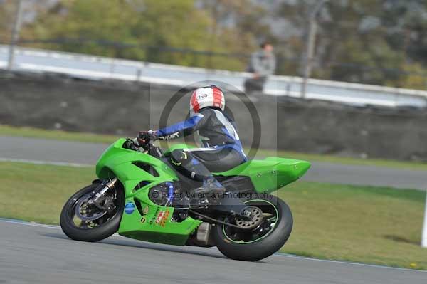 Motorcycle action photographs;Trackday digital images;donington;donington park leicestershire;donington photographs;event digital images;eventdigitalimages;no limits trackday;peter wileman photography;trackday;trackday photos