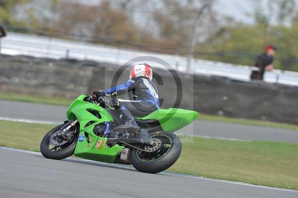 Motorcycle action photographs;Trackday digital images;donington;donington park leicestershire;donington photographs;event digital images;eventdigitalimages;no limits trackday;peter wileman photography;trackday;trackday photos