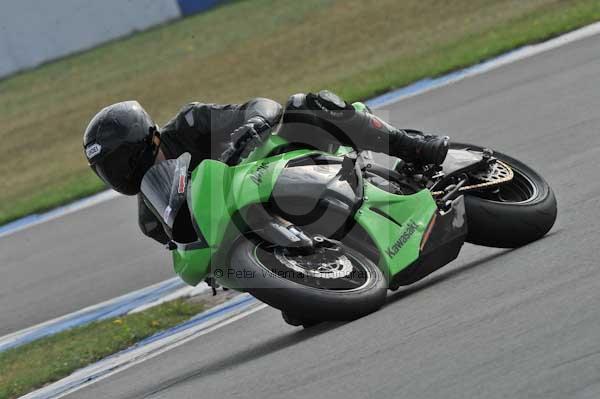 Motorcycle action photographs;Trackday digital images;donington;donington park leicestershire;donington photographs;event digital images;eventdigitalimages;no limits trackday;peter wileman photography;trackday;trackday photos