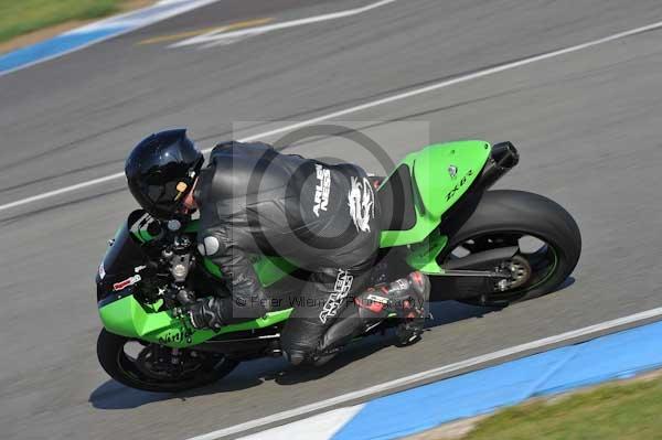 Motorcycle action photographs;Trackday digital images;donington;donington park leicestershire;donington photographs;event digital images;eventdigitalimages;no limits trackday;peter wileman photography;trackday;trackday photos