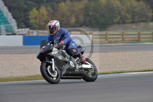 Motorcycle action photographs;Trackday digital images;donington;donington park leicestershire;donington photographs;event digital images;eventdigitalimages;no limits trackday;peter wileman photography;trackday;trackday photos