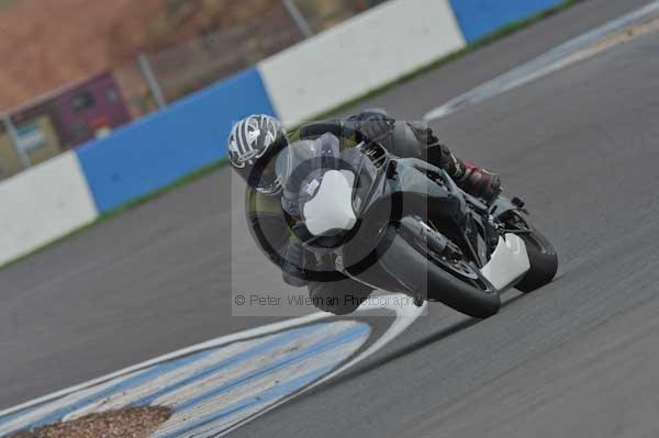 Motorcycle action photographs;Trackday digital images;donington;donington park leicestershire;donington photographs;event digital images;eventdigitalimages;no limits trackday;peter wileman photography;trackday;trackday photos