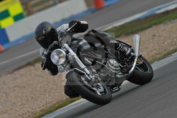 Motorcycle action photographs;Trackday digital images;donington;donington park leicestershire;donington photographs;event digital images;eventdigitalimages;no limits trackday;peter wileman photography;trackday;trackday photos