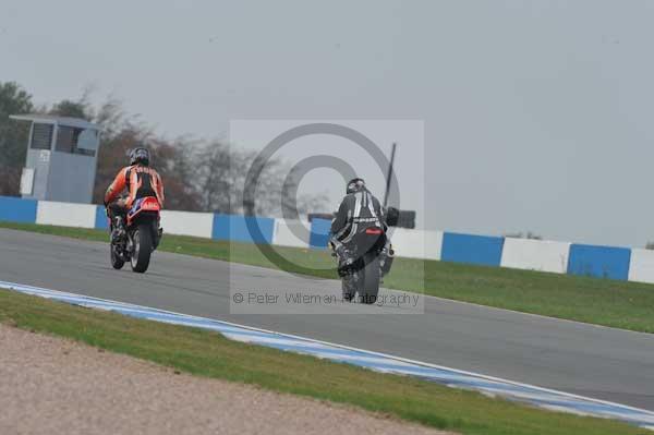 Motorcycle action photographs;Trackday digital images;donington;donington park leicestershire;donington photographs;event digital images;eventdigitalimages;no limits trackday;peter wileman photography;trackday;trackday photos