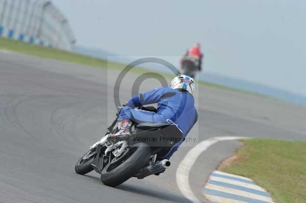 Motorcycle action photographs;Trackday digital images;donington;donington park leicestershire;donington photographs;event digital images;eventdigitalimages;no limits trackday;peter wileman photography;trackday;trackday photos