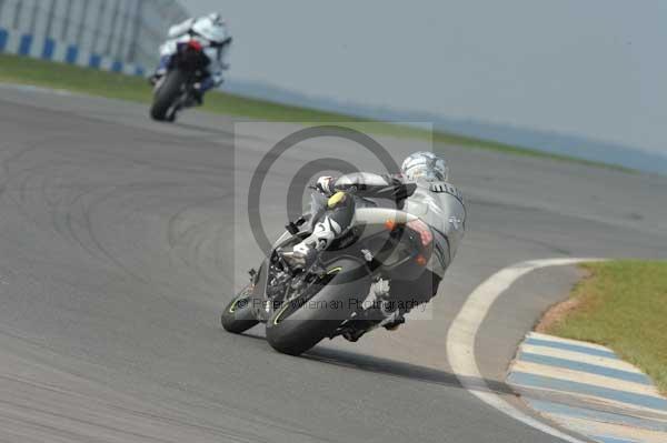 Motorcycle action photographs;Trackday digital images;donington;donington park leicestershire;donington photographs;event digital images;eventdigitalimages;no limits trackday;peter wileman photography;trackday;trackday photos