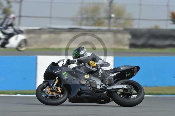 Motorcycle action photographs;Trackday digital images;donington;donington park leicestershire;donington photographs;event digital images;eventdigitalimages;no limits trackday;peter wileman photography;trackday;trackday photos