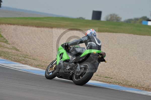 Motorcycle action photographs;Trackday digital images;donington;donington park leicestershire;donington photographs;event digital images;eventdigitalimages;no limits trackday;peter wileman photography;trackday;trackday photos