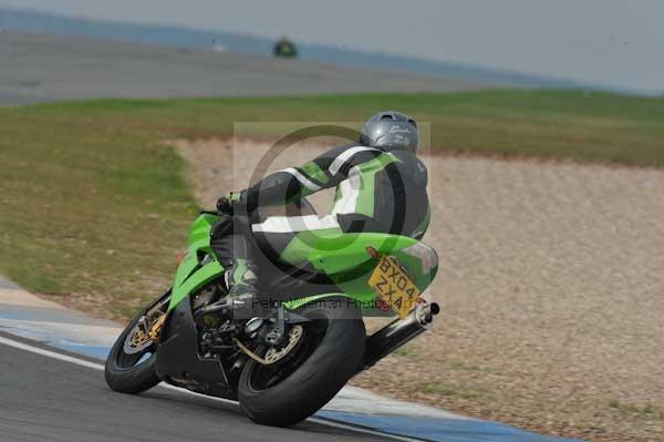 Motorcycle action photographs;Trackday digital images;donington;donington park leicestershire;donington photographs;event digital images;eventdigitalimages;no limits trackday;peter wileman photography;trackday;trackday photos