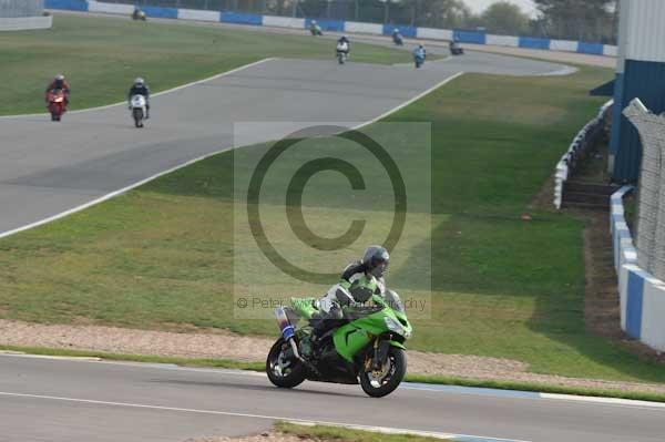 Motorcycle action photographs;Trackday digital images;donington;donington park leicestershire;donington photographs;event digital images;eventdigitalimages;no limits trackday;peter wileman photography;trackday;trackday photos